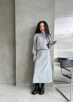 Женский теплый костюм юбка и свитер