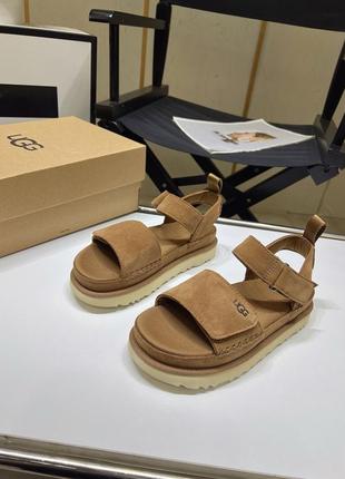 Замшевые босоножки на платформе ugg