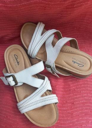 Босоножки  шлепки ,, clarks,, оригинал  кожа 24 см