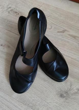 Clarks туфлі жіночі шкіряні 43/28см