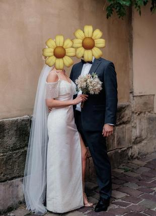 Весільна вечірня сукня прямого крою з розрізом