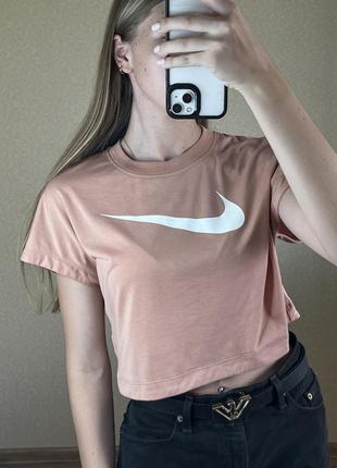 Укороченная футболка nike