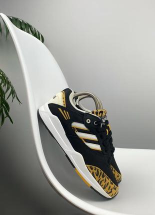 Оригінальні кросівки adidas  tech super k розмір 36 устілка 22.5