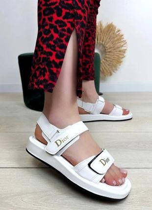 Женские кожаные босоножки dior