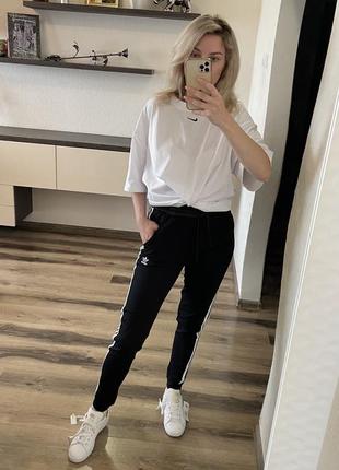 Штани adidas