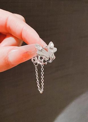 Серьги каффы клипса с камнями и цепочкой на одно ухо не требует проколотых ушей #02 серебристые
