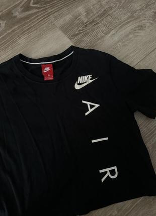 Укорочена футболка nike