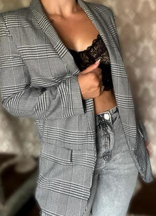 Пиджак в клетку bershka