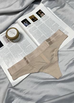 Новые оригинальные трусики стринги victoria’s secret logo thong panty