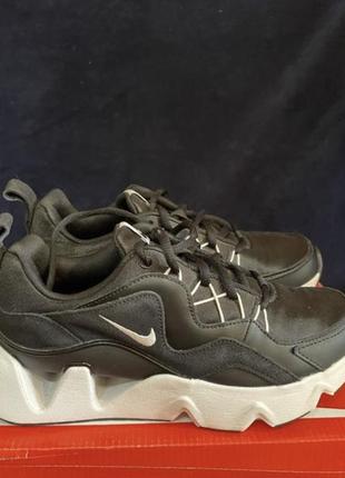 Женские кроссовки nike