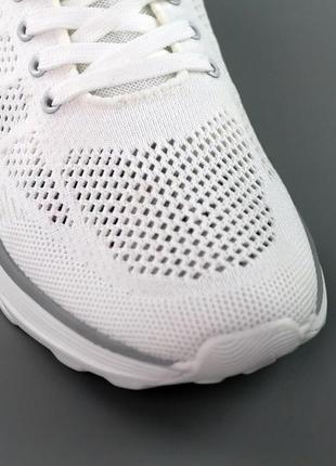 Кросівки чоловічі 588993 білі