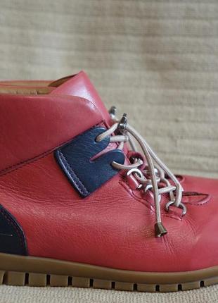 Яркие мягкие утепленные кожаные ботиночки adesso великобритания 40 р.