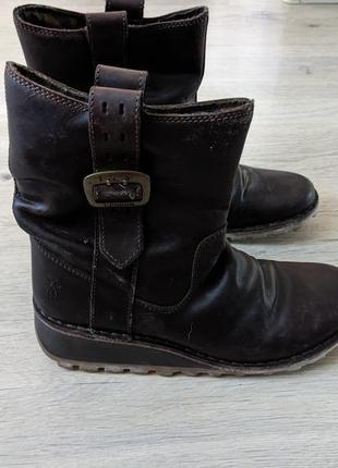 Шкіряні чобітки fly london 38