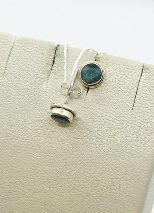 Сережки-гвоздики срібні зі смарагдом 0,92 г5 фото