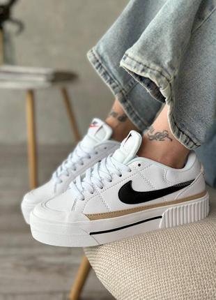 Трендовые кроссовки nike court