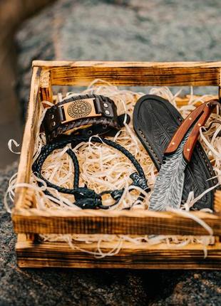 Чоловічий браслет на руку від самого вікінга "runes&v" у скандинавському стилі з рунами