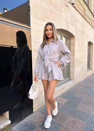 Стильный костюм 2ка с шортами с рубашкой жатка с имитацией саморезов