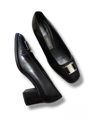 Туфли лоферы на устойчивом каблуке bally