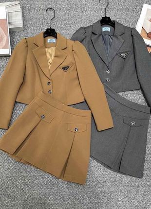 Костюм с юбкой в стиле prada