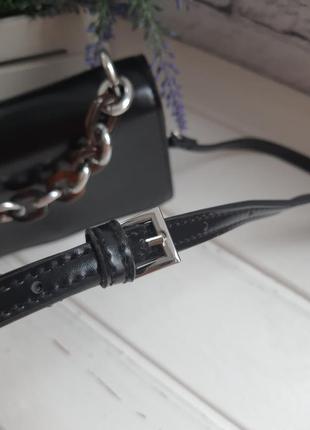 Маленька чорна сумка крос-боді