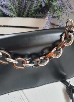 Маленька чорна сумка крос-боді