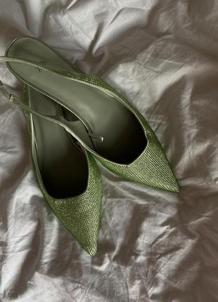 Абсолютно гарні туфлі zara