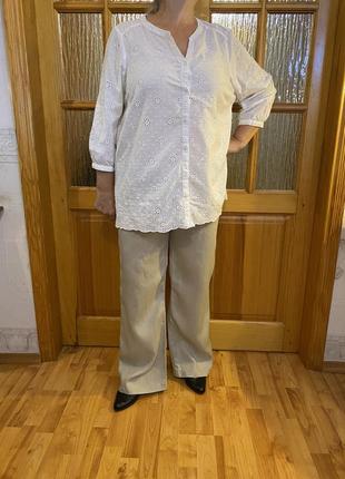 Біла блузка великого розміру із прошви