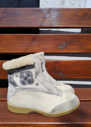 Зимові чобітки з нерпи tecnica