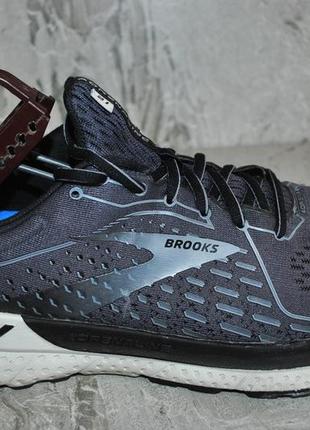 Brooks сірі кросівки 45-й розмір