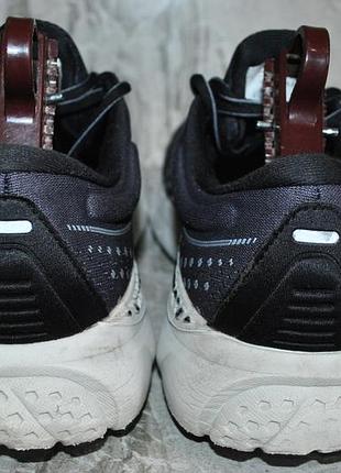 Brooks сірі кросівки 45-й розмір 3