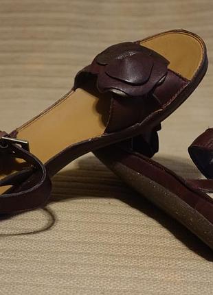 Чудові відкриті шкіряні босоніжки темно-бордового кольору clarks англія 5 d.