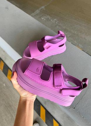 Сандалі ugg