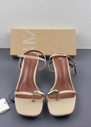 Босоножки zara