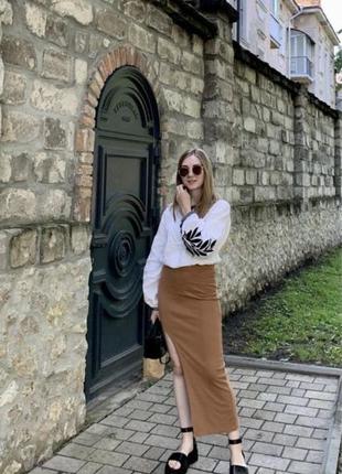 Юбка в рубчик с разрезом