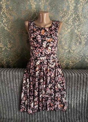 Летнее платье в цветы р.44 /46