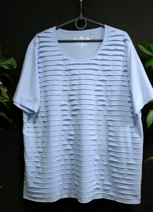 Гарна жіноча футболка