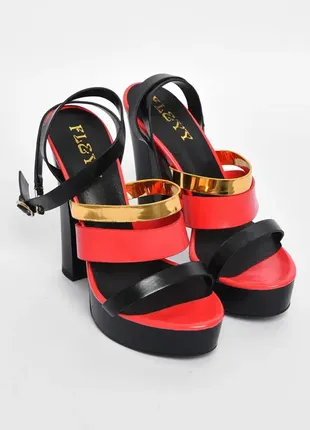 Босоніжки на підборі з ремінцем4 фото