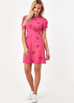 Коротка рожева сукня