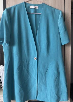 Очень красивый пиджак с короткими рукавами