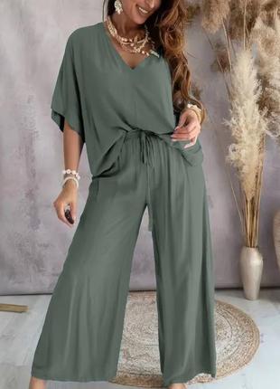 Костюм свободного кроя с блузой со свободными брюками брюками брюками