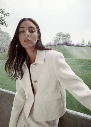 Короткий текстурований блейзер, жакет zara, old money стиль