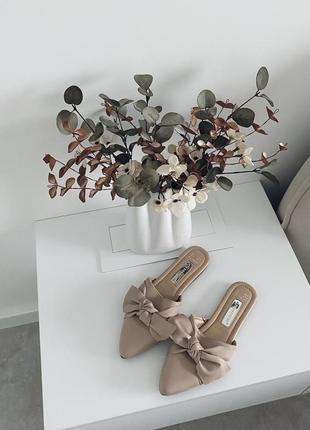 Zara atmosphere в наличии женские мюли шлепанцы с острым носом с бантом бежевые благородный цвет размер 36