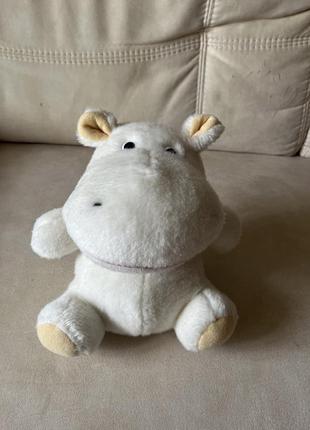 Белый бегемотик