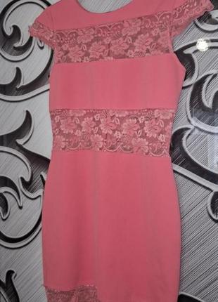 Платье с кружевом