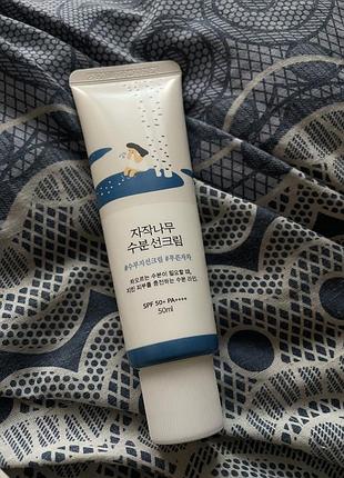 Сонцезахисний крем round lab birch juice moisturizing sunscreen spf50+ pa+++
