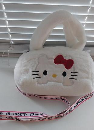 Сумка белая женская детская кроссбоди через плечо hello kitty хелло китти sanriо пушистая плюшевая