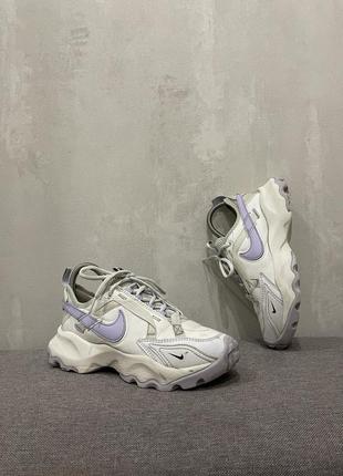 Спортивні жіночі кросівки кеди взуття nike