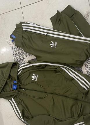 Спортивний костюм adidas