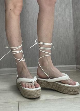Босоніжки сандалі вʼєтнамки білі на платформі