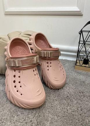 Кроксы женские розовые crocs echo clog peach